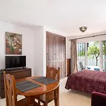19a Claire Apartment